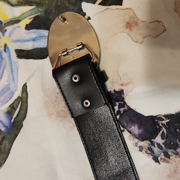 Faux leather notch belt - Picture 4 of 6